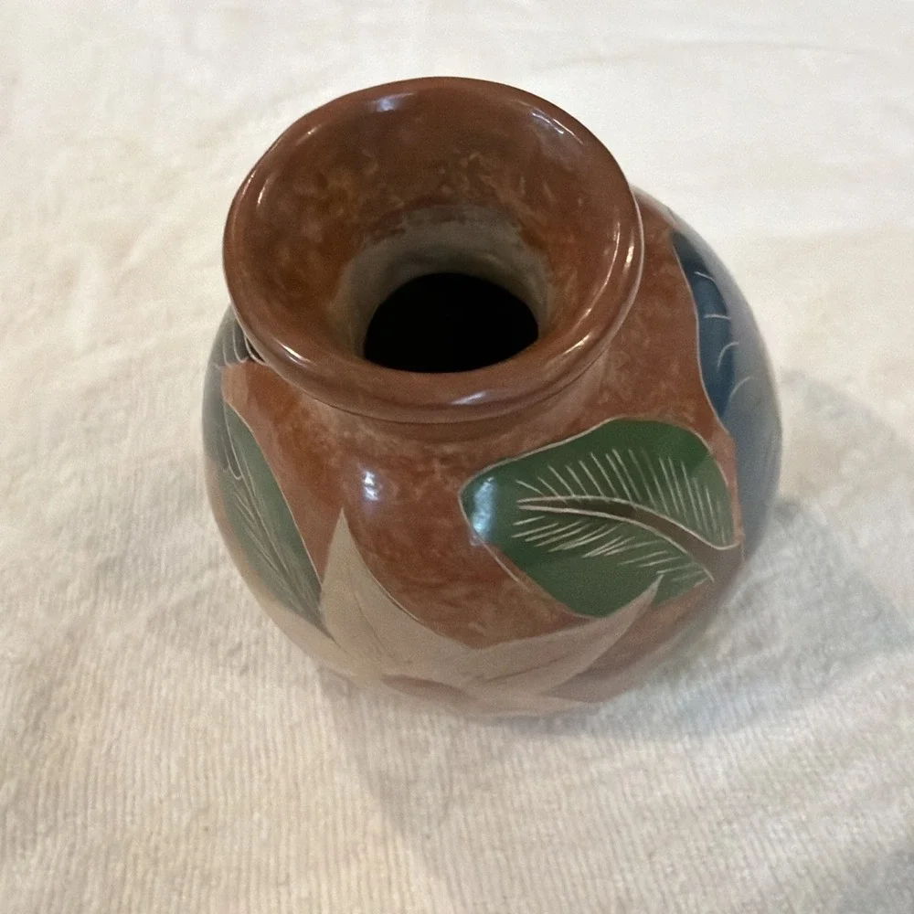Vtg Nicaragua Hand Painted‎ Hummingbird & Flower Glazed Terracotta Vase